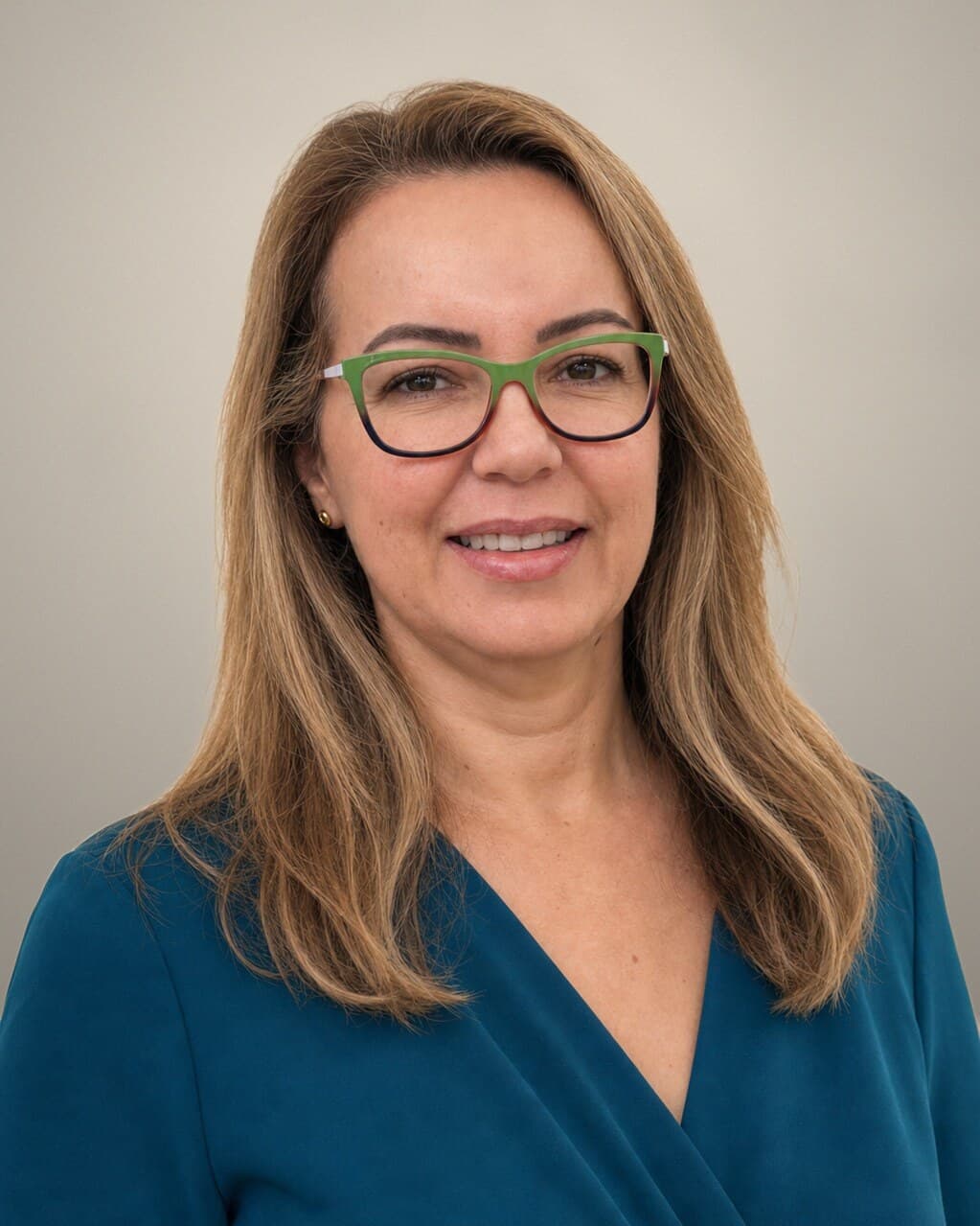 Rosecléia Pereira de Medeiros Borges, que responde pela Ponto Forte Alumínios ao lado do filho